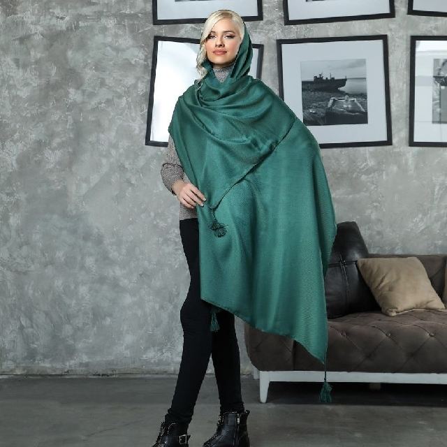شال نخی براق منگوله دار نیلا 00004